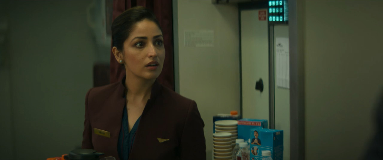 Chor Nikal Ke Bhaga 2023 WebRip [Hindi + Tamil + Telugu] 480p 720p ESub Screenshot