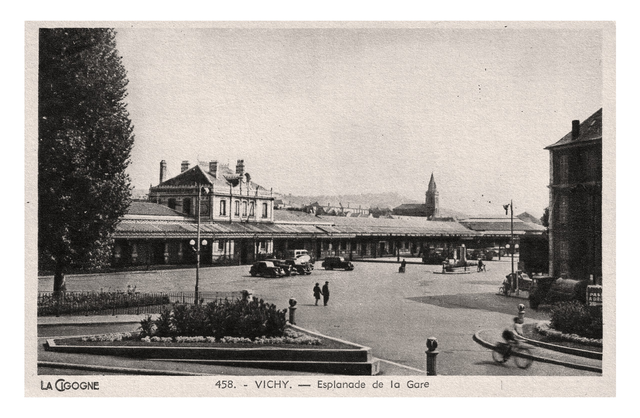 Vichy Allier Esplanade de la Gare (La Cigogne 458)
