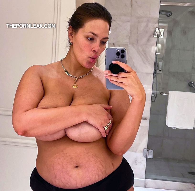 Ashley-Graham-Nude-113