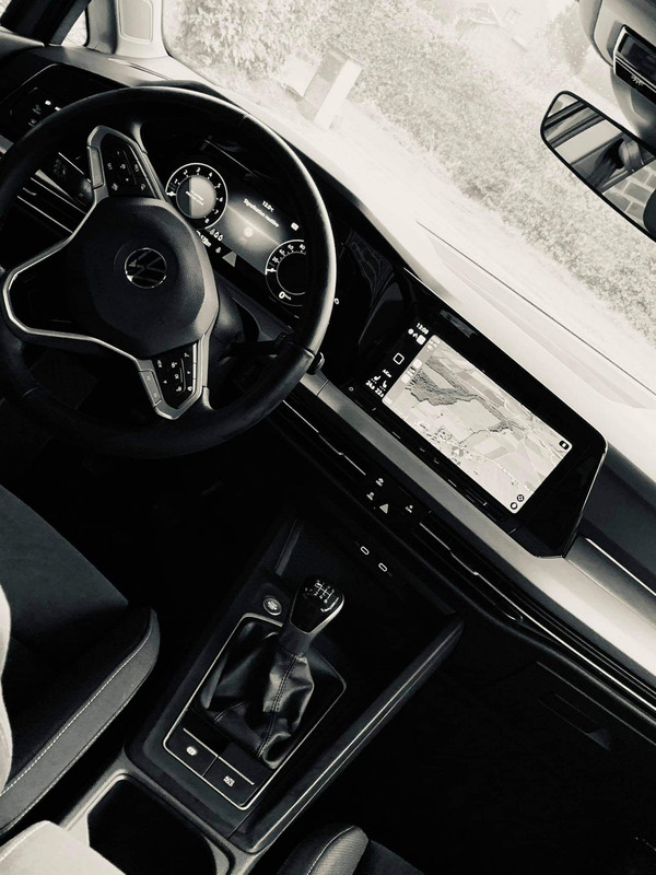 6860DECA-C15B-43B0-950C-2290195BC8B2