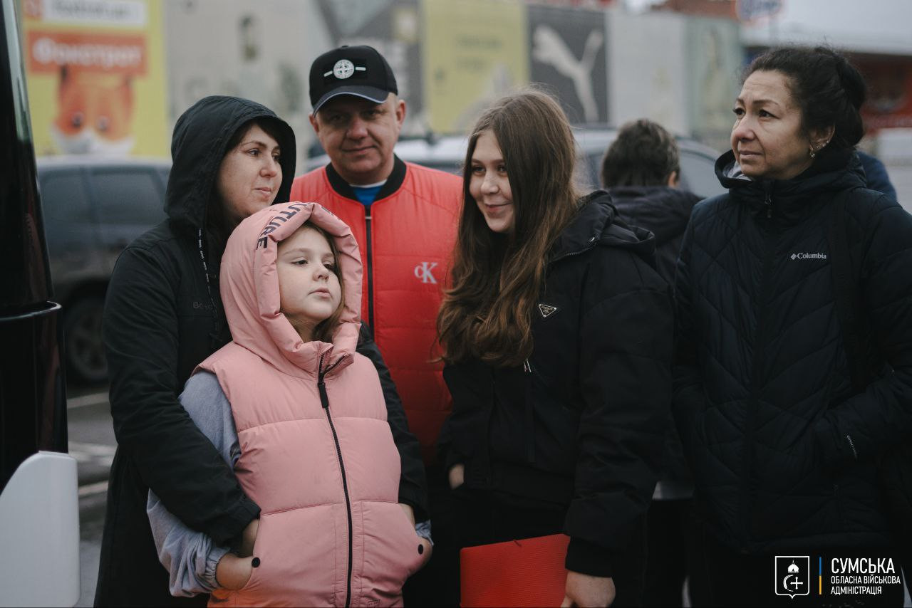 20 дітей із Сумщини вирушили на двотижневий відпочинок до В’єтнаму