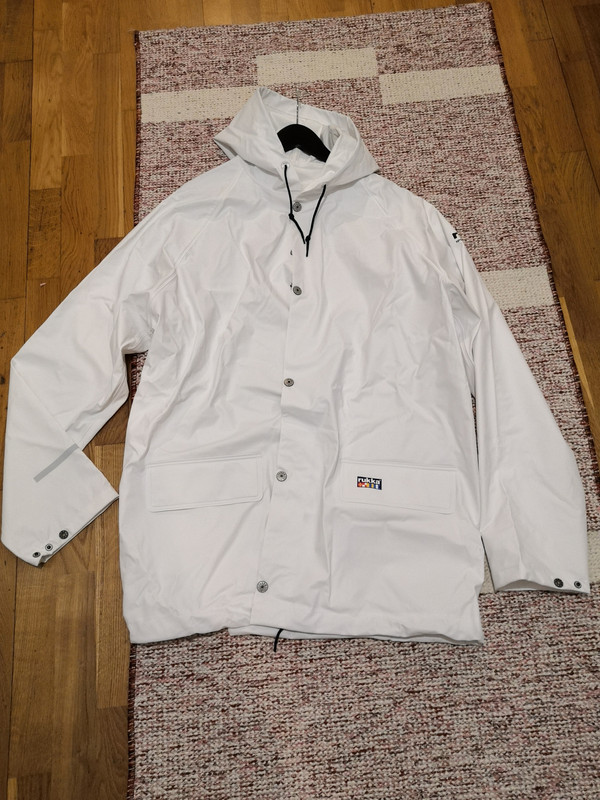 03_moon_jacket_crystal_1