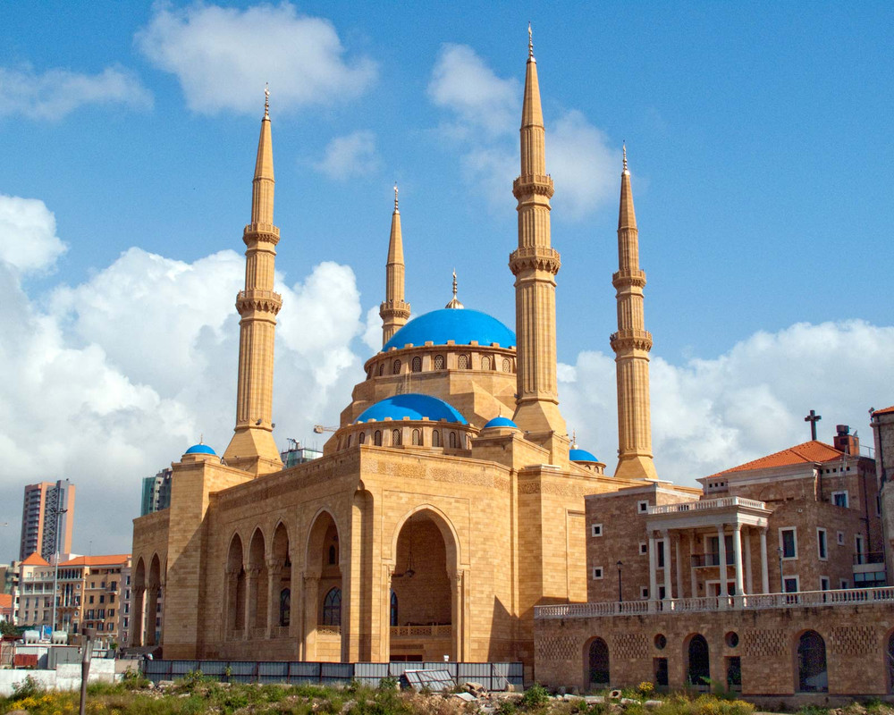 Masjid Mohammad al-Amin, yang terletak di sudut Lapangan Martir di pusat kota Beirut, dibuka pada 2008.