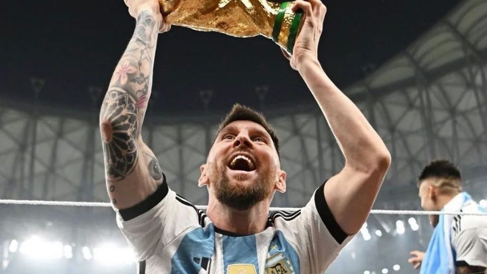 FOTOS: Con un mate en la mano y la copa del mundo en la otra; así despierta Lionel Messi en su casa