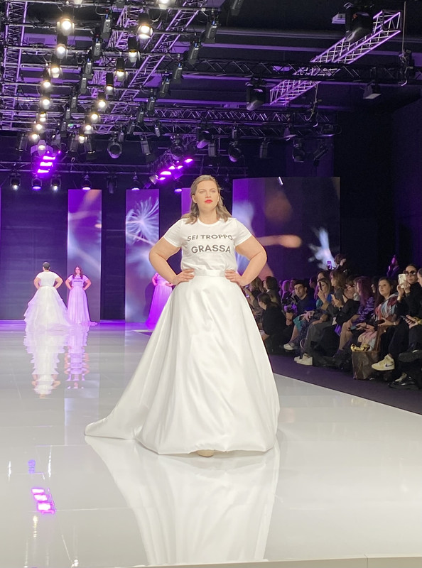 Sposa Curvy, la collezione 2025 sfila a SposaItalia