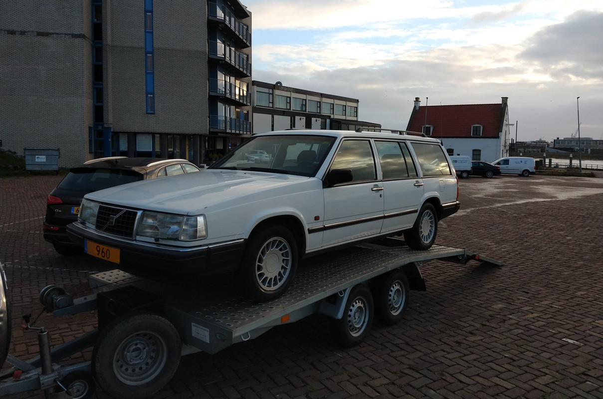 Volvo960-F.jpg