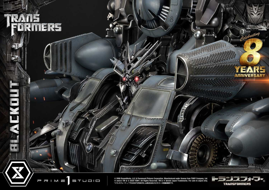 Prime-1-Studio-Transformers-2007-Blackout-Statue-11