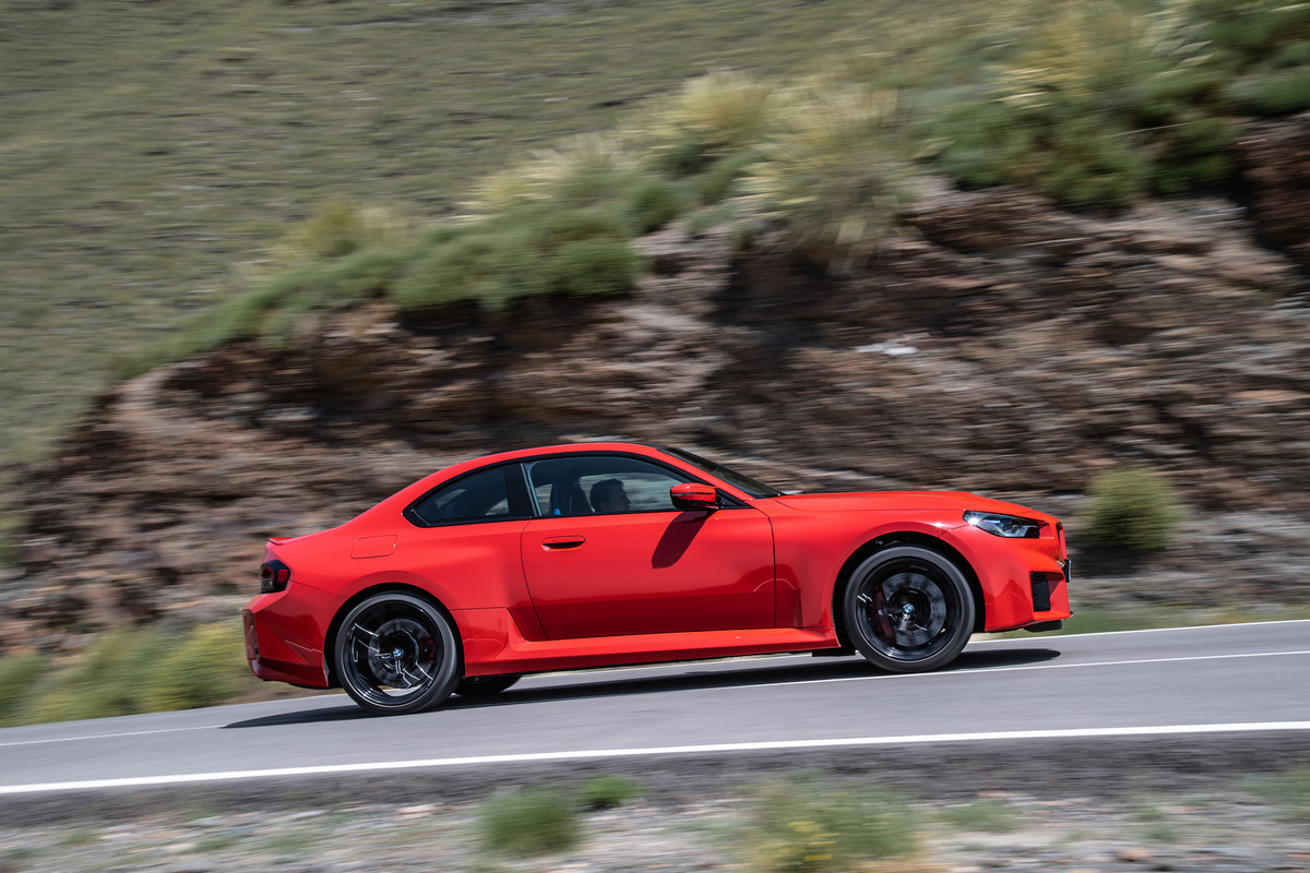 P90481897_highRes_the-all-new-bmw-m2-c