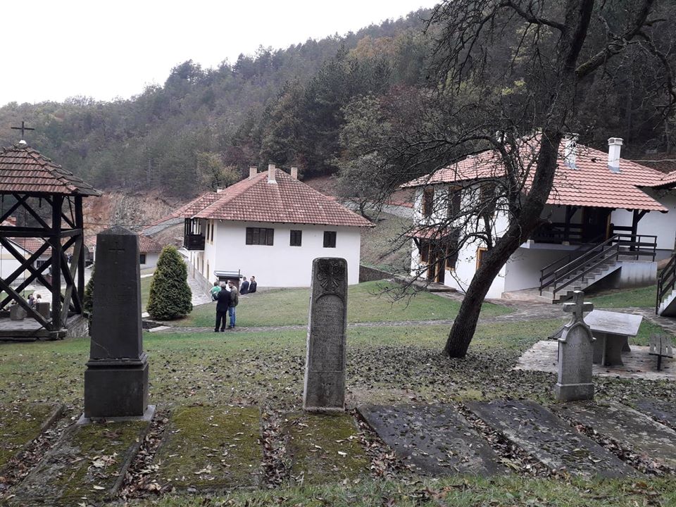 Porodična grobnica Lunjevica, Manastir Vujan (privatna arhiva)