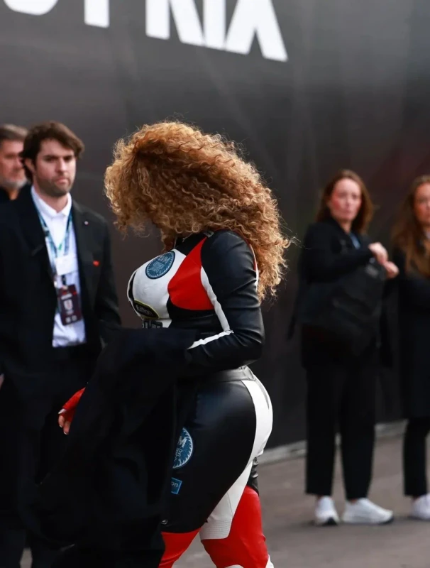 Jay Z And Beyoncé's Swangaz Pull Up To The Formula One Las Vegas Grand Prix