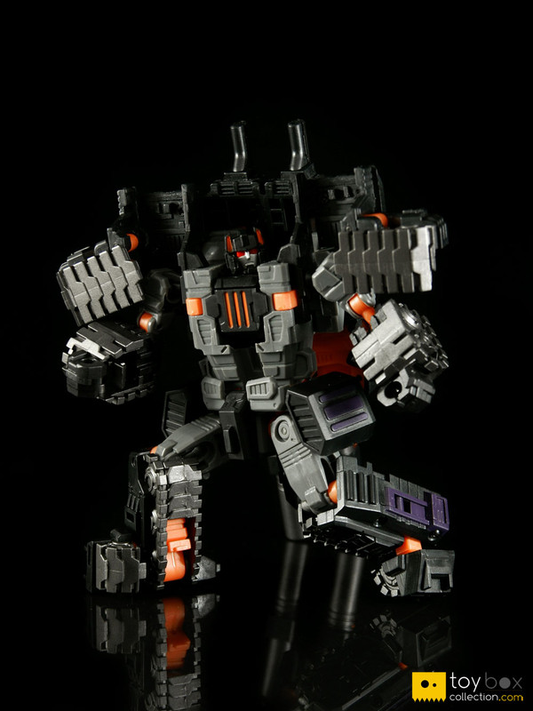 maketoys_chaos_pose_01