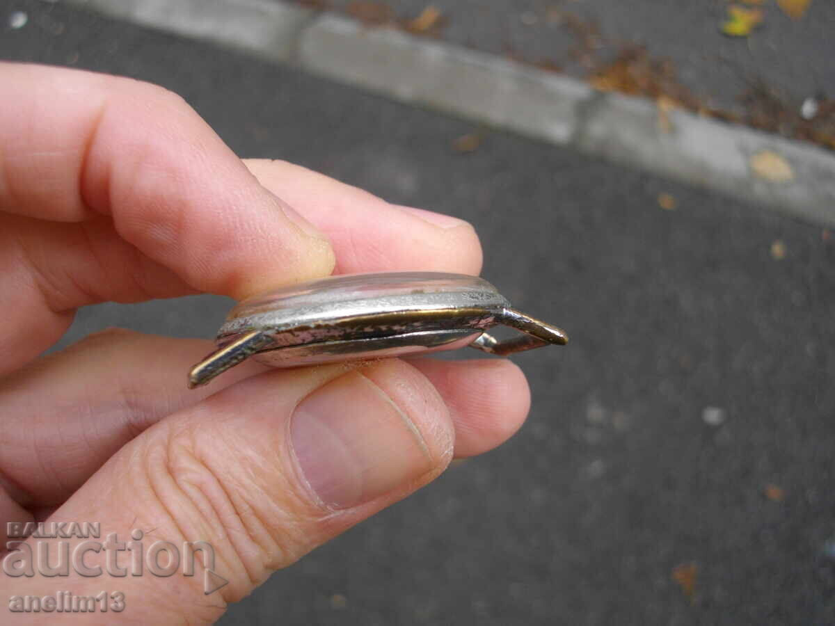 8318917 3 1762338100