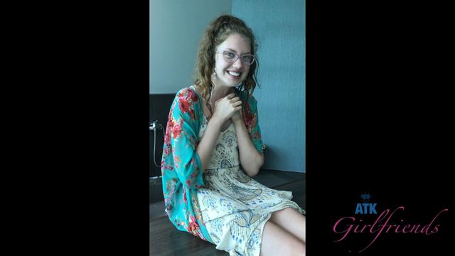 EKoshka - ATKG!rlfr!3nd$ - 091119 HD.mp4_snapshot_09.34.766
