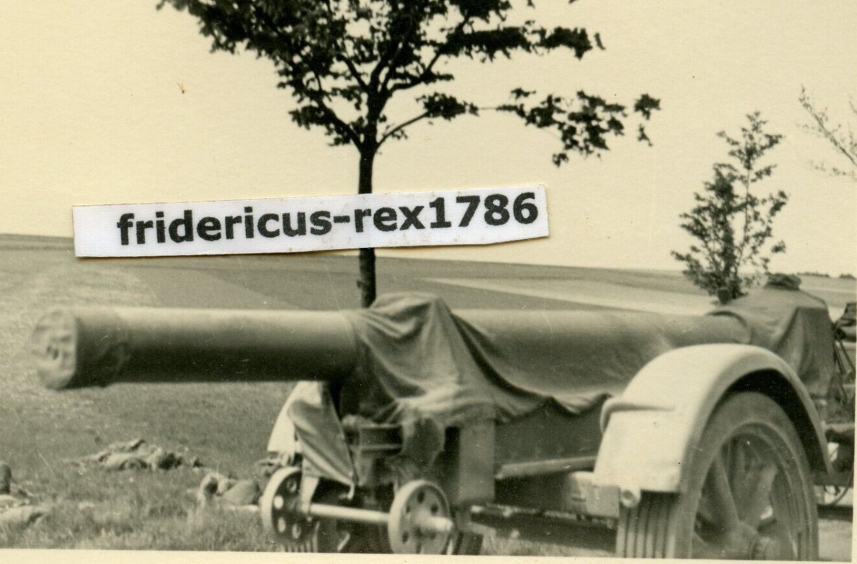 Foto WH Artillerie Abt. auf Vormarsch abgedeckt Mündungsschutz Halbkette