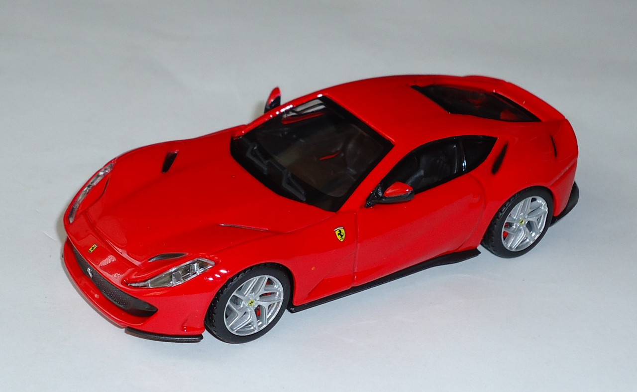 Ferrari-812 Superfast (2017)