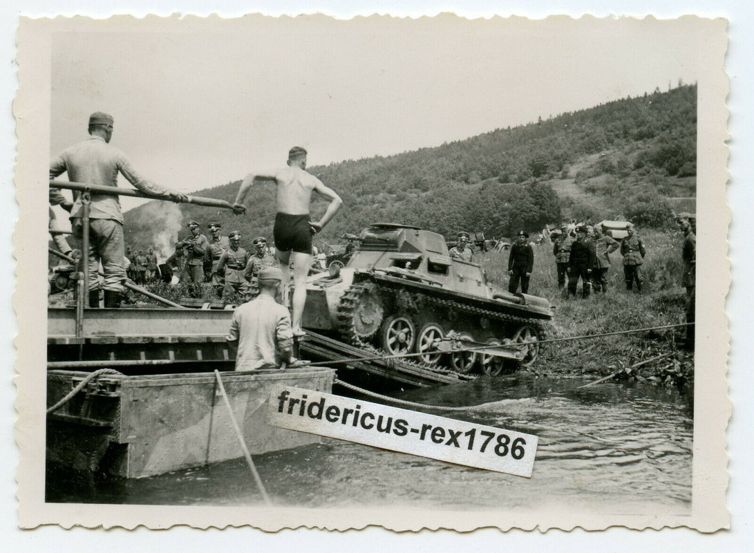 ! Foto Panzer Tank PzKpfw I Übung Pionierbrücke