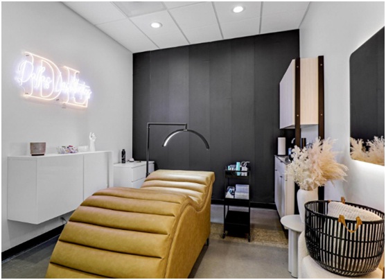 My Stylist Charges $100 an Hour. Is a Tip Necessary?