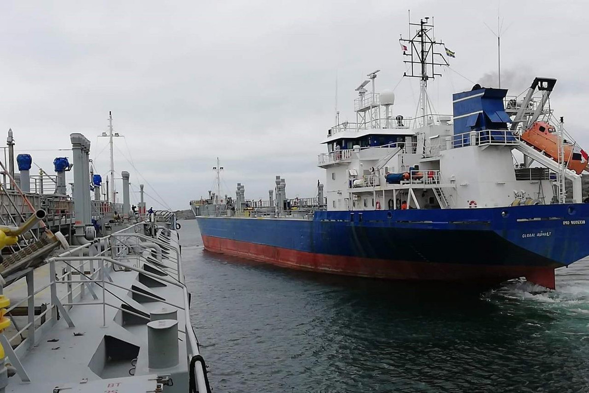 Z  Theodora als Global Asphalt te Ronnang SE (5)