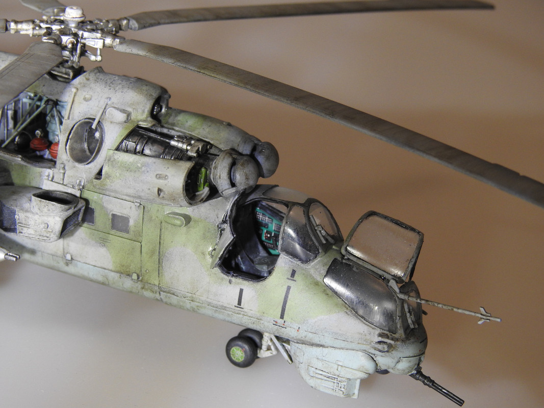 Mi-24 Hind, Zvezda 1/72 - klar DSCN3018