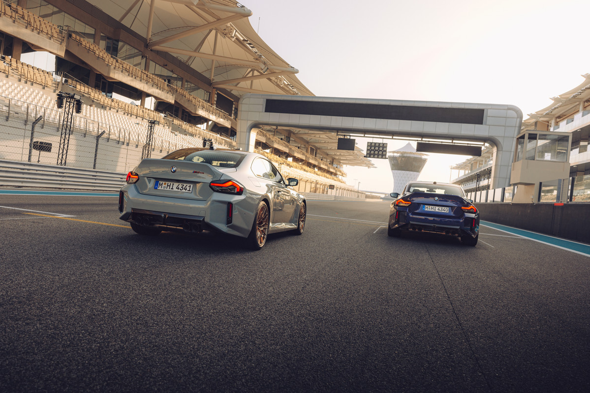 P90600944_highRes_the-new-bmw-m2-cs
