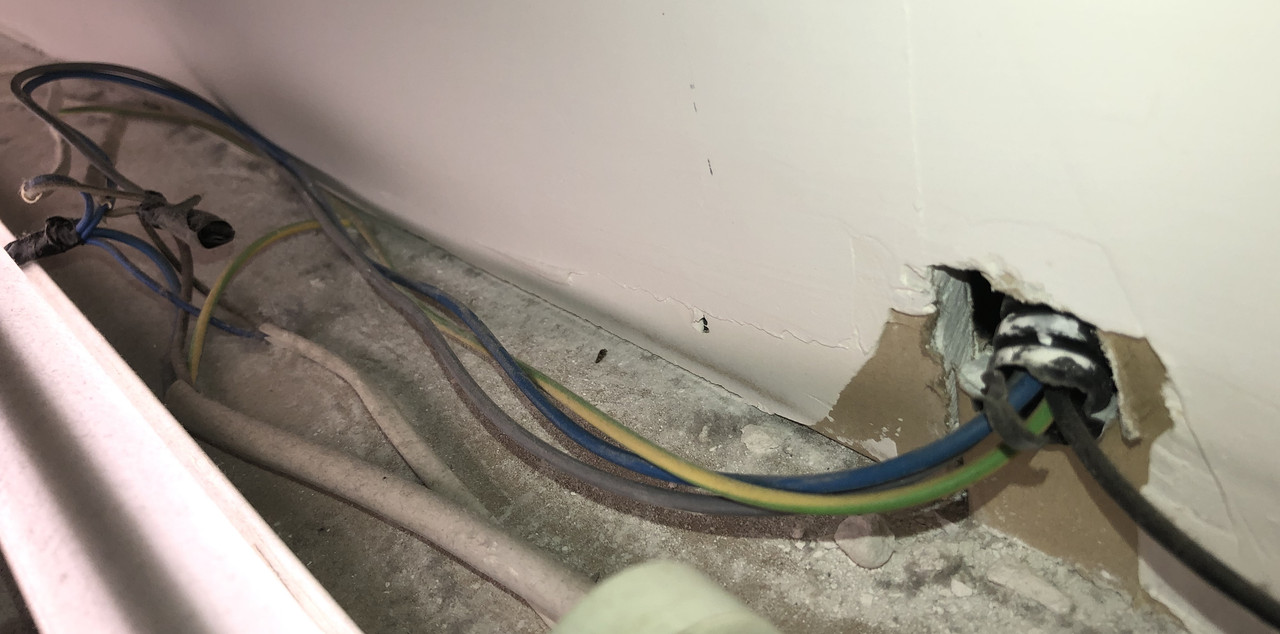 8BCBB4D3-E1F7-4A4D-A4A3-15753557A38F