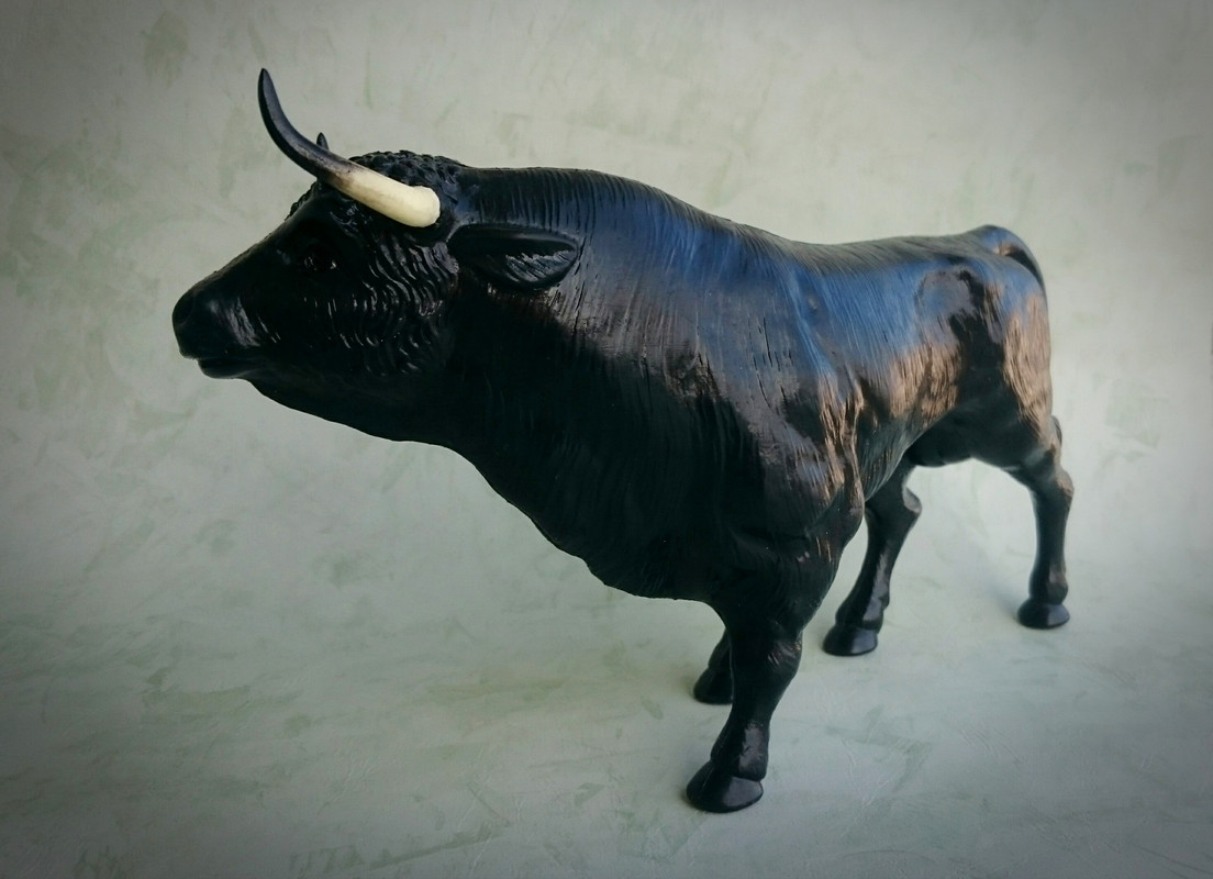Spanish Bull - vintage model 6