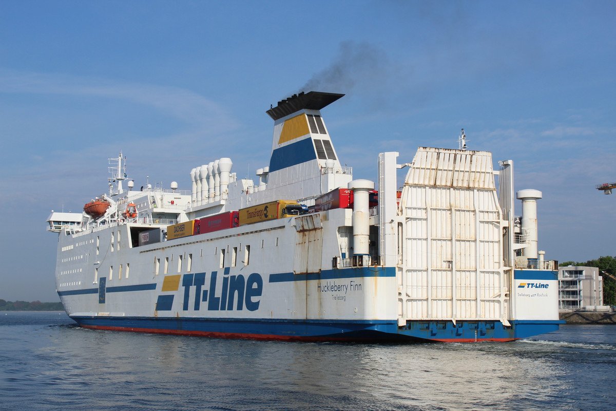 A9358CB7-B3A2-4EB5-97A6-8E920FD1FC3D