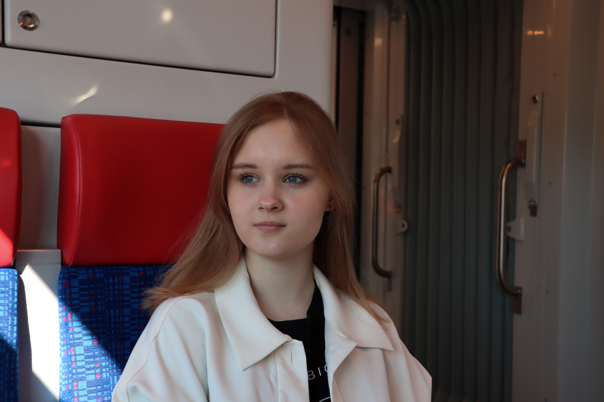 54EA28C7-F15B-4442-80F6-66B87AB72380