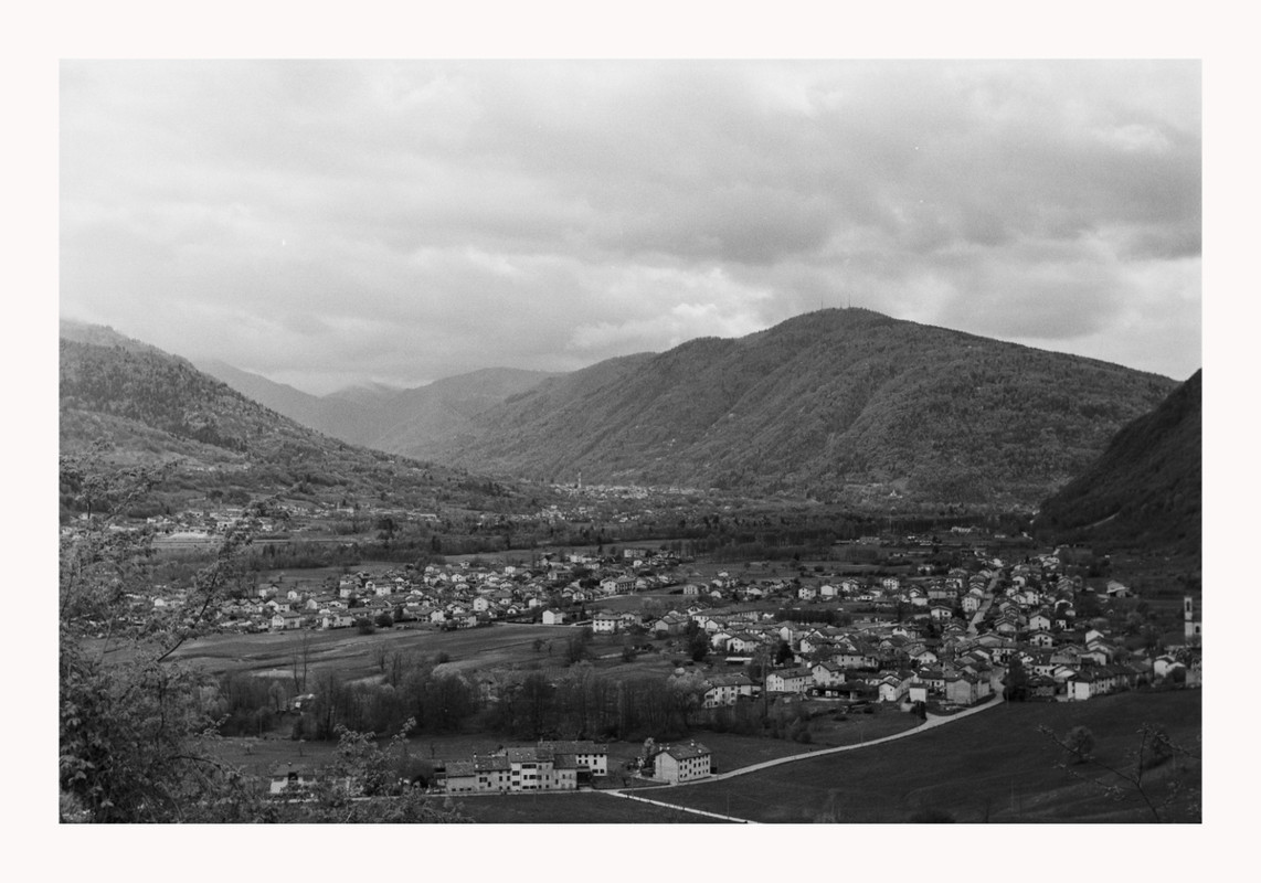 Leica IIIC_Summitar 50mm_25 apr 2022_02bordo (1280x897)