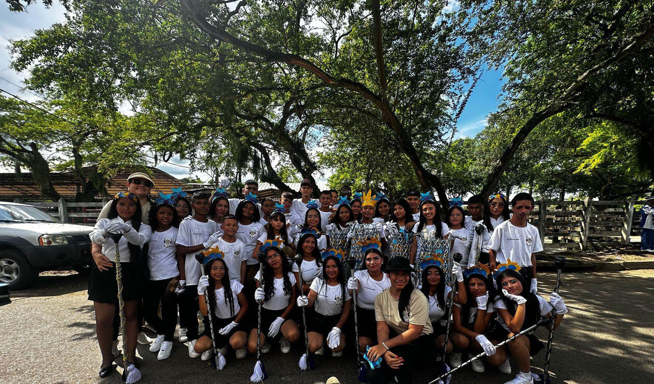 Banda Institucional 5