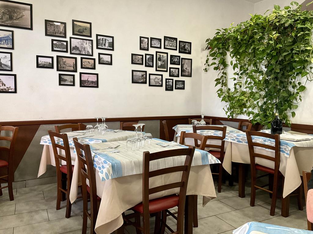 Жаркий сентябрь на побережье Тирренского моря.