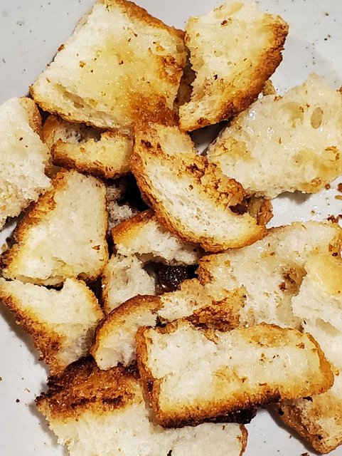 [Image: 20240504-Croutons.jpg]