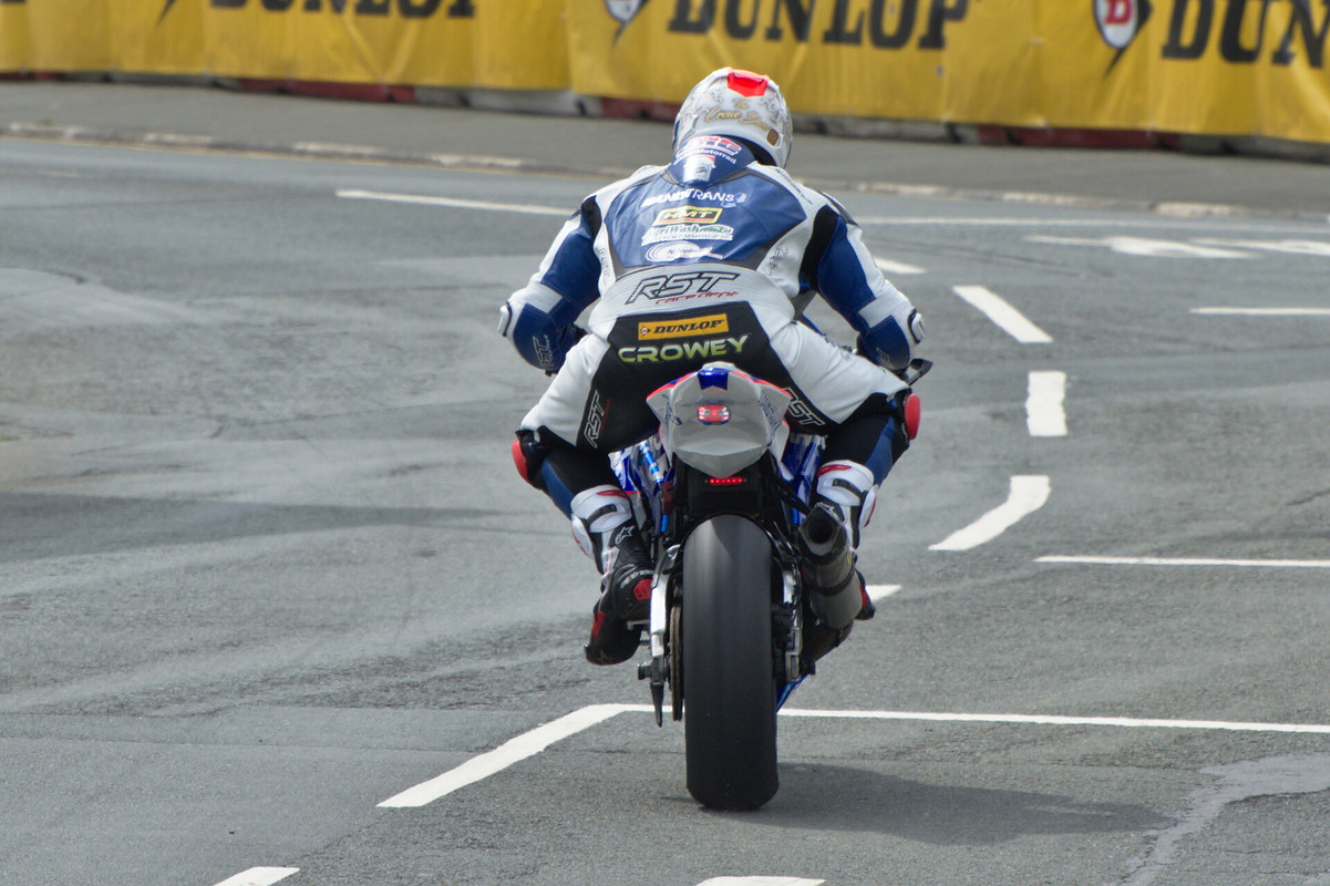 Vmax Tour 2019 au TT à l'île de Man R-DSC9923