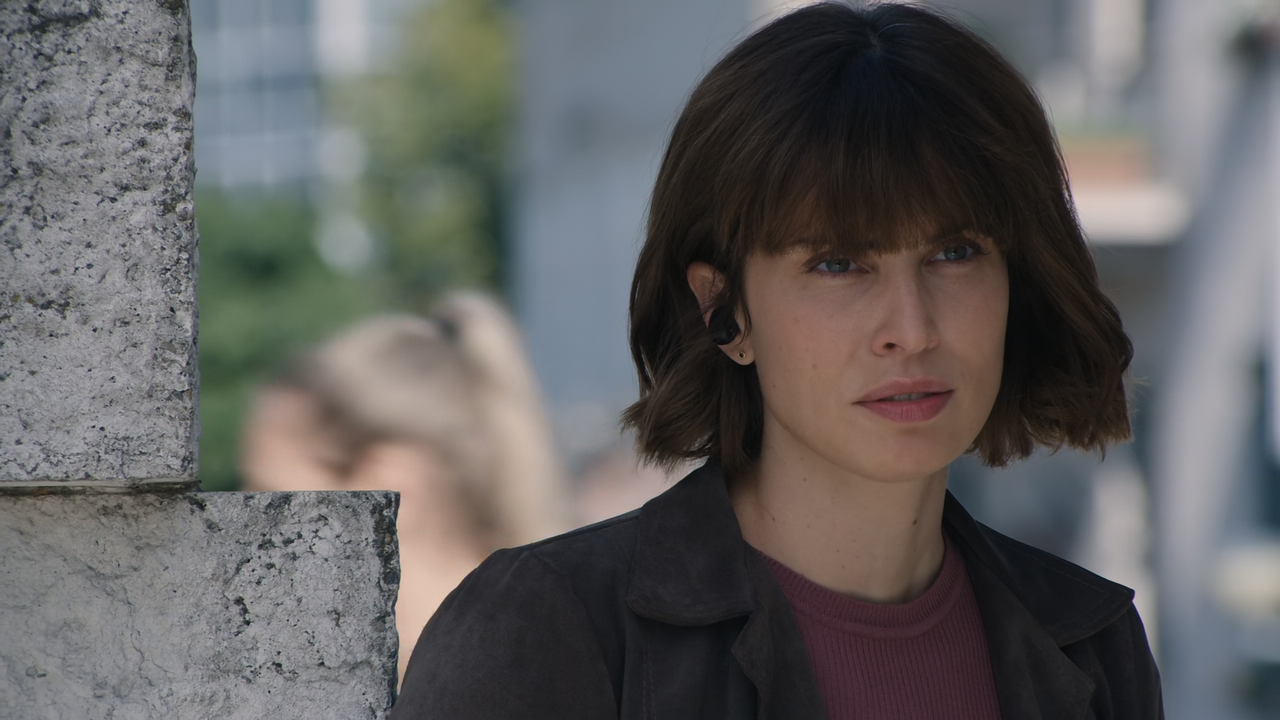 FBI.International.S01E01.Pilot.(3).1080p.10bit.AMZN.WEB-DL.DDP5.1.HEVC-Vyndros.mkv_snapshot_23.41_[2
