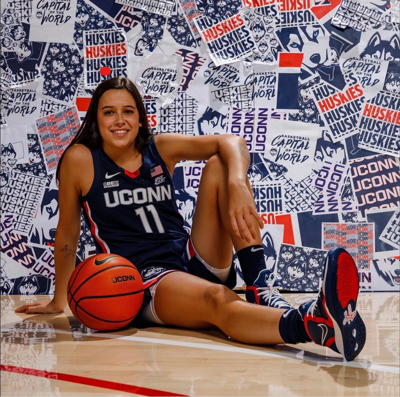 ¿Quién es Lou López Sénéchal, la mexicana que ha hecho historia en la WNBA?