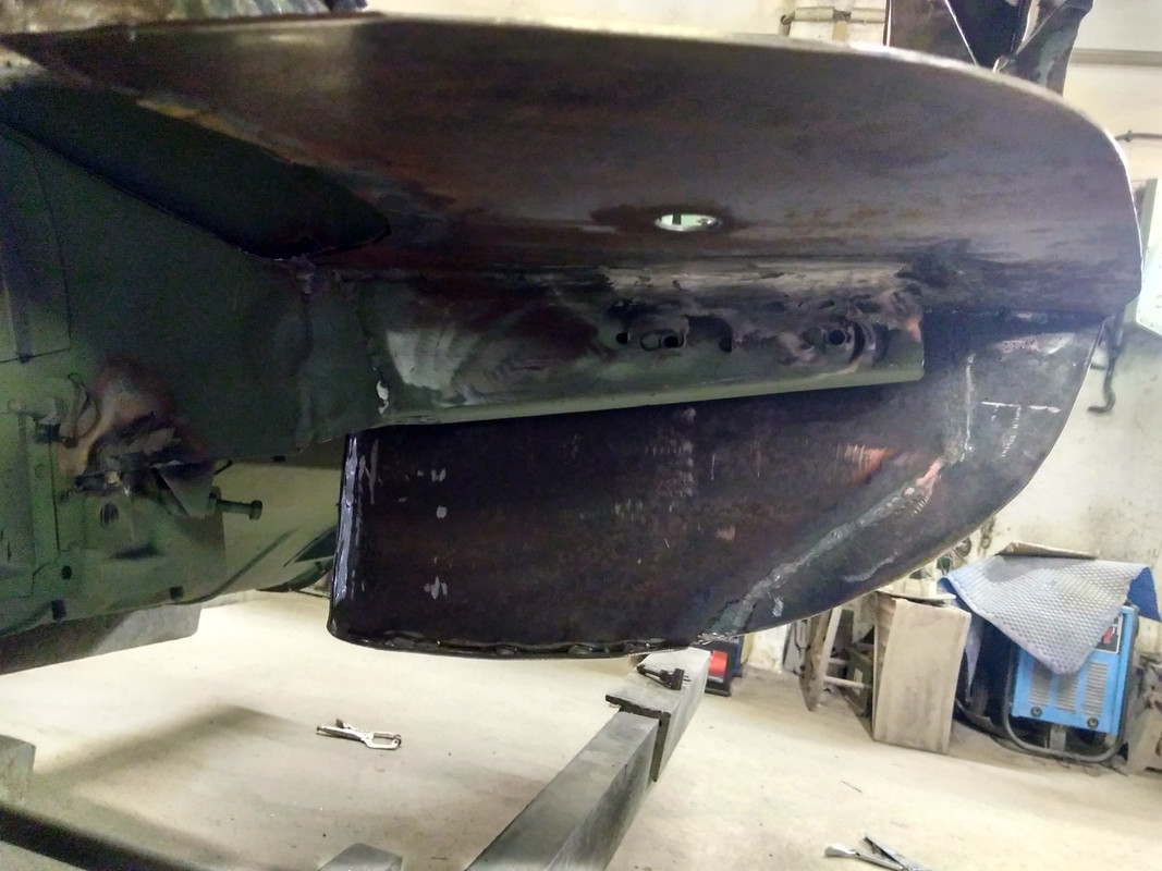 EDC4E6AE-9416-435B-B180-AEEA269F33BD