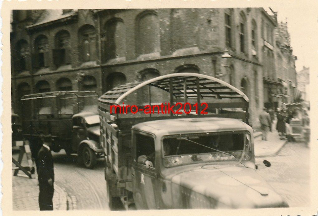 Wehrmacht, Konvoi durch französische Stadt, Fran