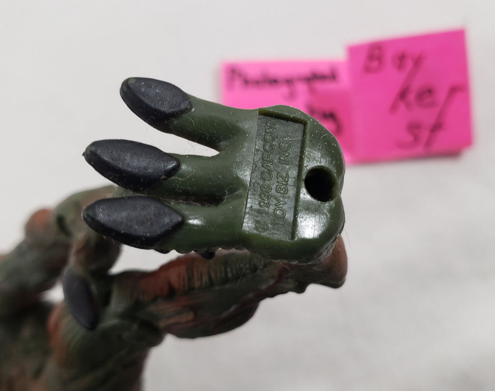 Resident Evil Chimera Figure Toy Biz 1998 Capcom ToyBiz green