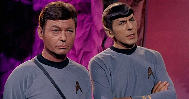 NIGHT-OF-LEPUS-DEFOREST-KELLY-STAR-TREK-3-A-FOTOR.png