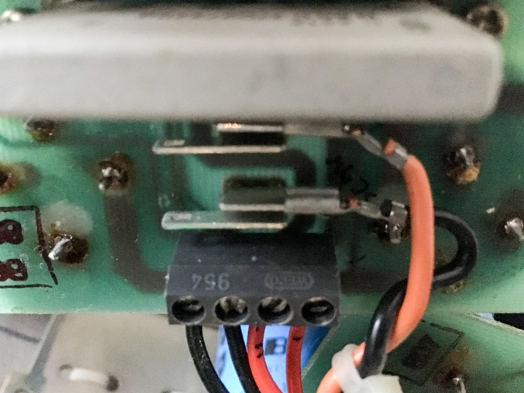 B750 Endstufenwechsel (10 von 15)