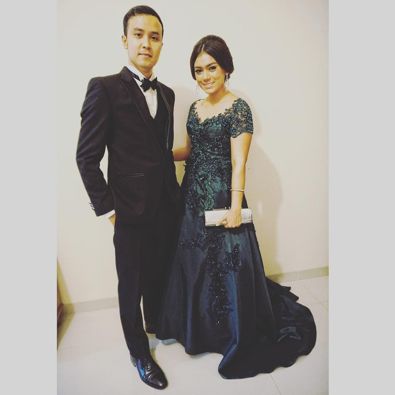 Momen Dennis Lyla saat menemani Thalita Latief di sebuah acara