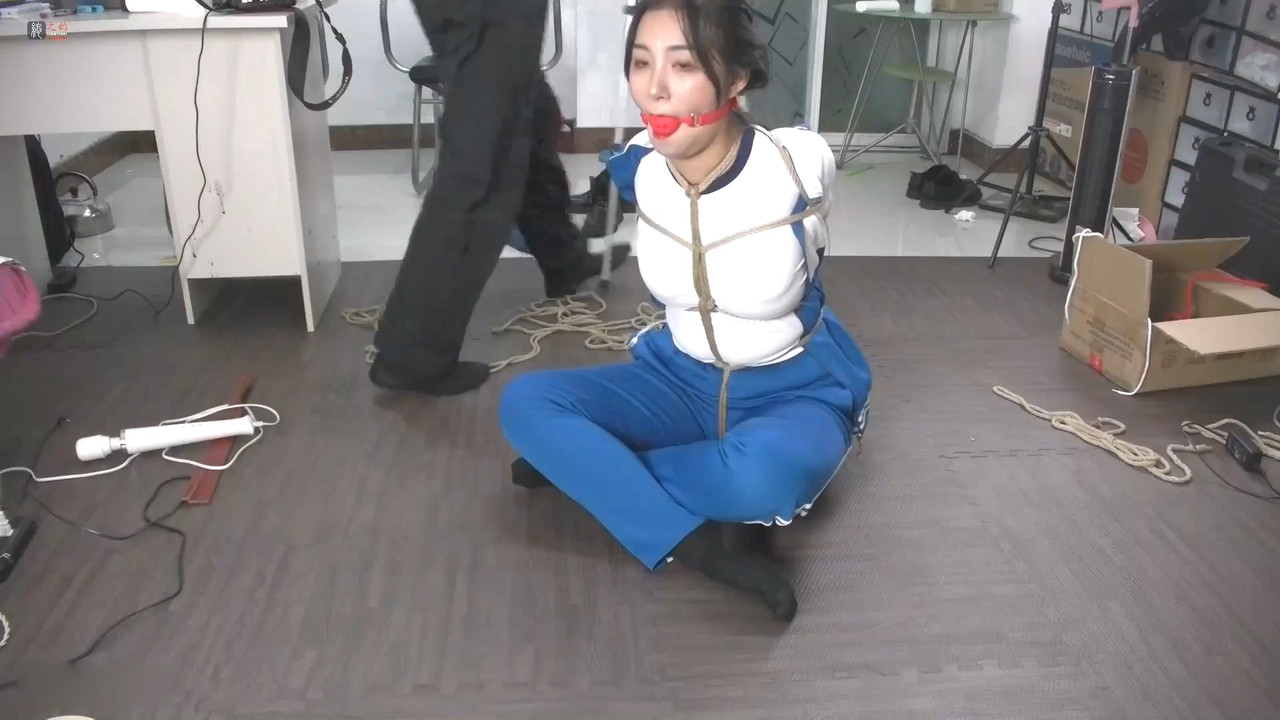 绳之韵 新人雨涵试镜（上集）直臂桃缚，非常耐绑！.mp4_20200106_090953.189