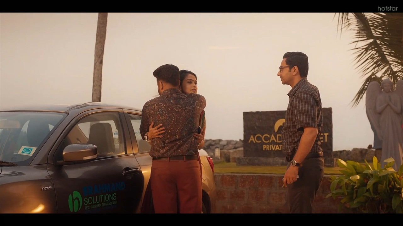 Hannah Reji Koshy  Hot navel show from Theerpu.mkv_snapshot_00.26.218