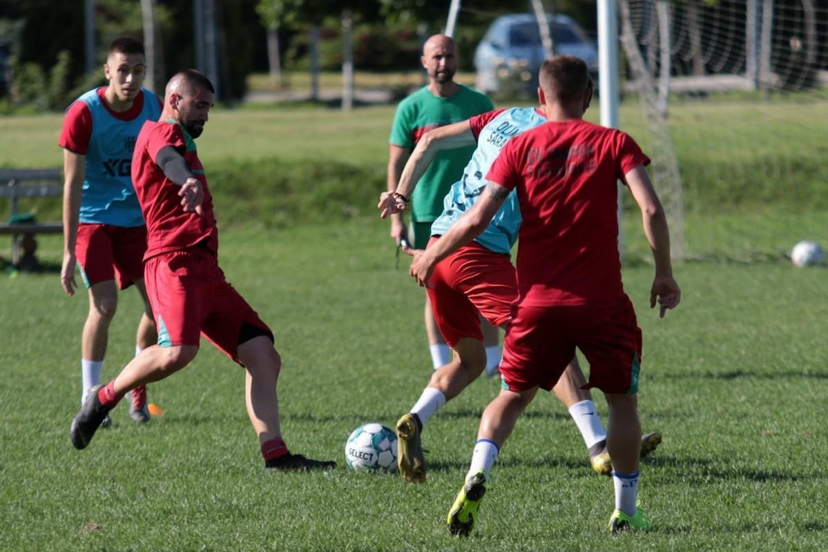 BBF8196D-27A9-4E4B-A54C-1CBE3E7EF11A