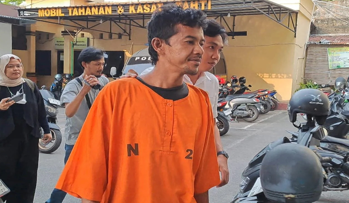 Bejat! Juru Parkir Liar Lecehkan Mahasiswi Saat Nyeberang di Makassar!