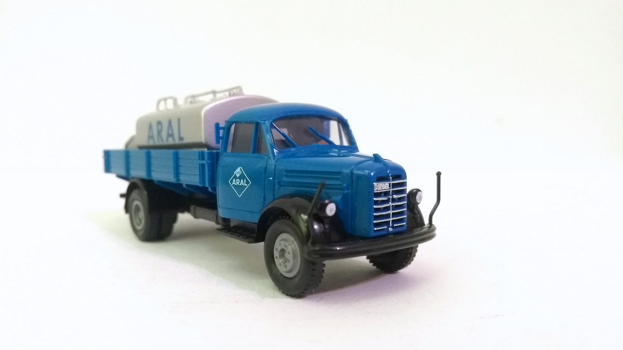 Mach (2525)