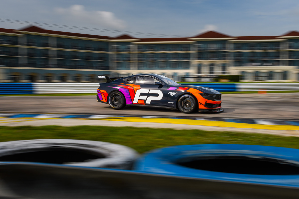 2023Ford_MustangGT4_37