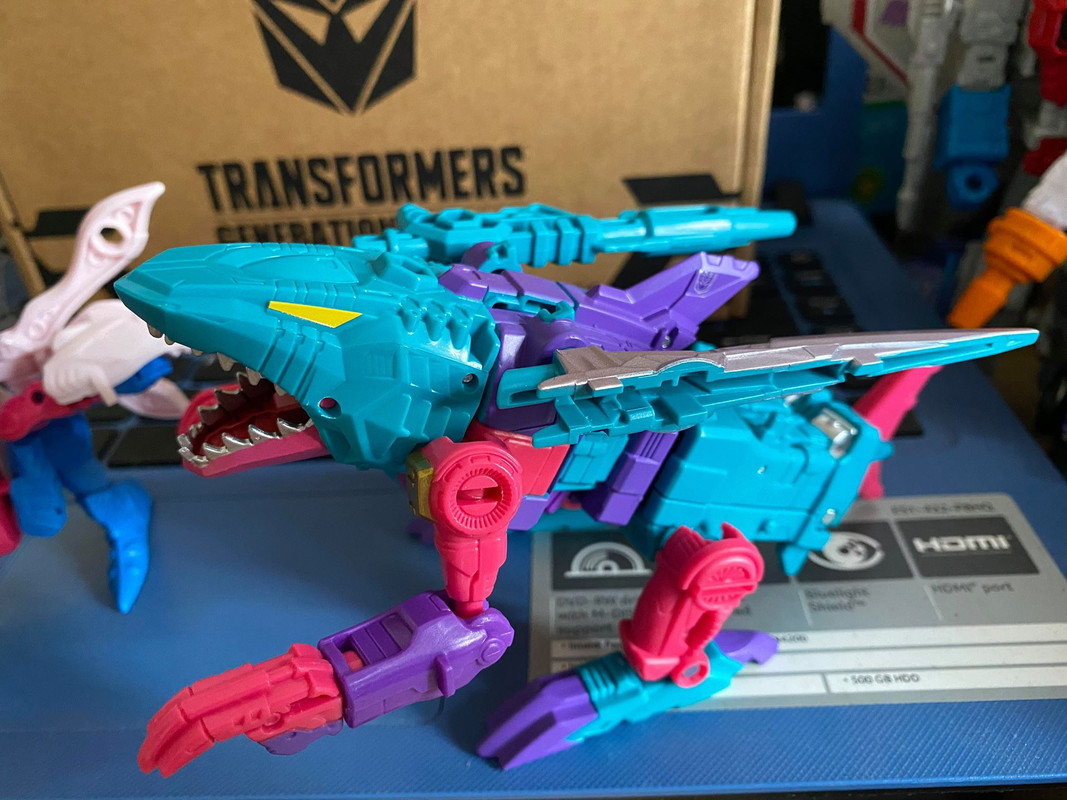 Transformers-Generations-Selects-Tentakill-Overbite-5