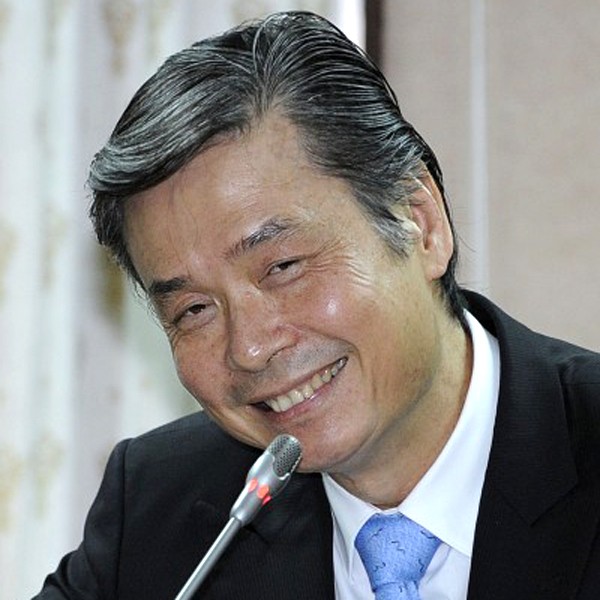 Re: [問卦] 公司有大奶男娘同事PR多少?