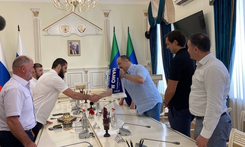 Ислам Махачев получи Ордена на честта на Република Дагестан 